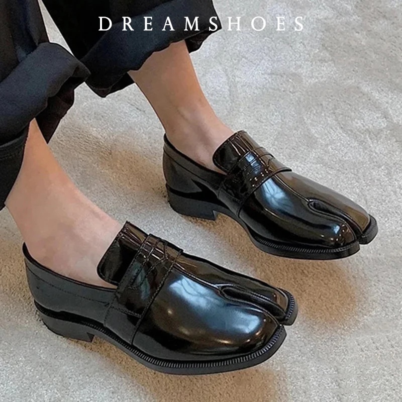 2025 Tabi Shoes Slip On Loafer for Men and Women Split Toe Thin Sole Casual Patent Leather Korean Version Trend Casual  Shoes