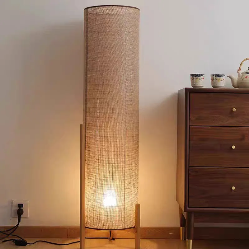 Homestay villa study room Zen Japanese style tranquil bedroom atmosphere living room decoration solid wood antique floor lamp