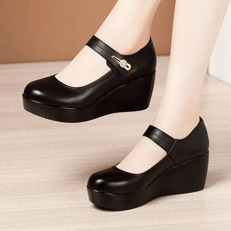 high quality leather wedge shoe for women 6cm mid heel platform round toe 32 33 43 elegant and fashion shoe black red brown