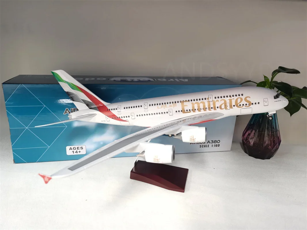 47cm 1/160 escala 380 A380 modelo avión New Emirates Airlines modelo avión de resina de Metal para regalo y colección