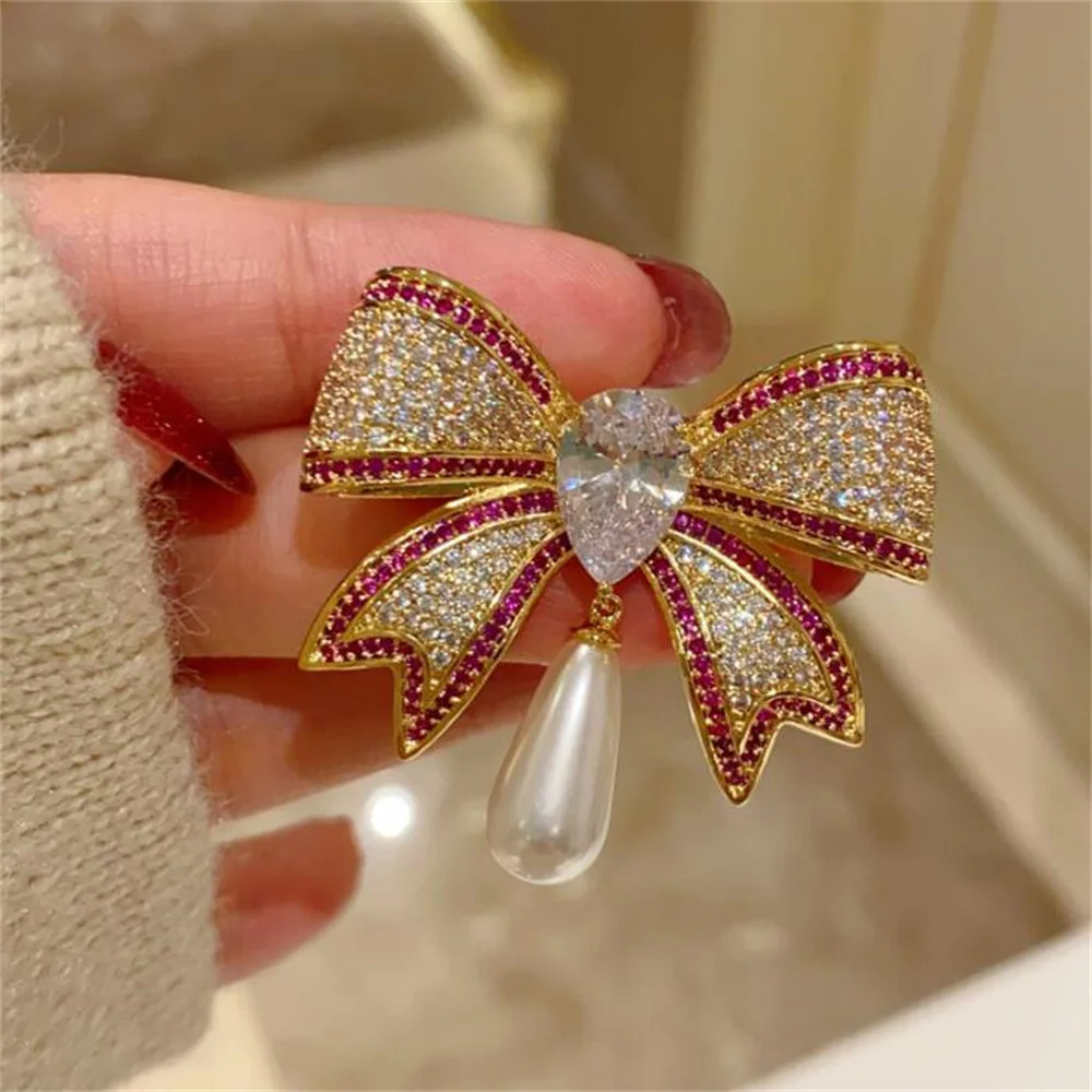 Exquisite Luxury Pearl Rhinestone Bowknot Brooches for Women Red Green Crystal Vintage Temperament Clothing Accessories