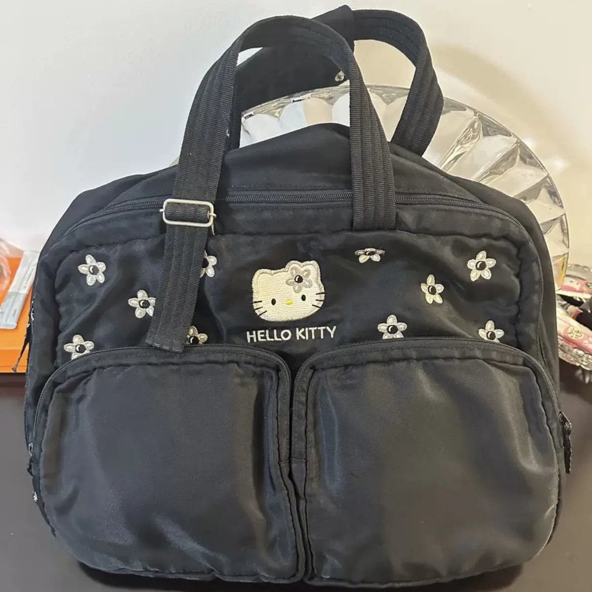 Borse per il trucco di grande capacità per le donne borsa per cosmetici portatile con ricamo nero Hello Kitty Travel Zipper Storage Bag