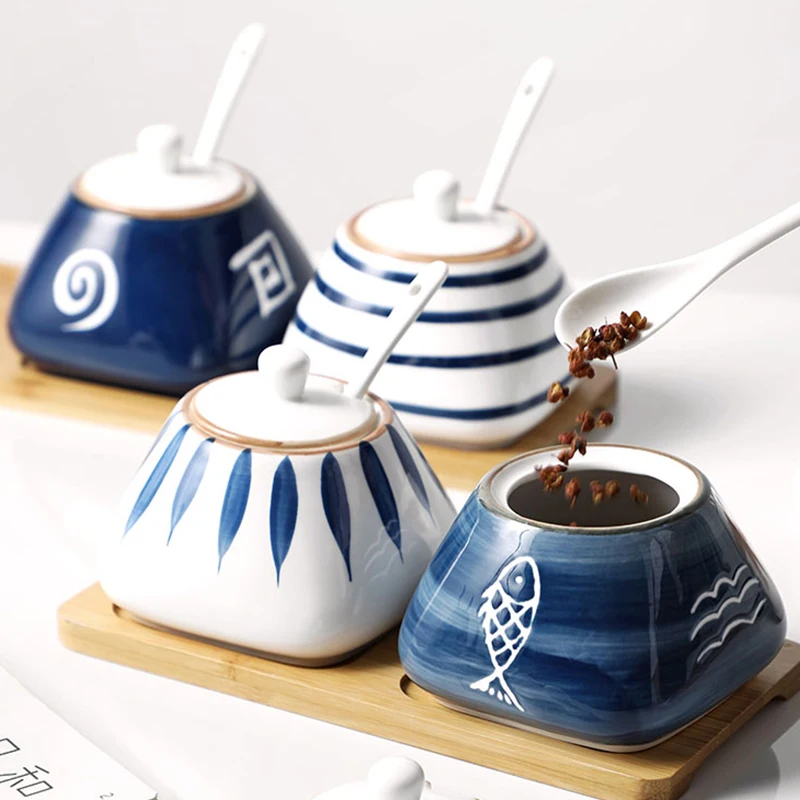 وعاء توابل من السيراميك بنمط النبات على الطراز الياباني جرة إبداعية منزلية جديدة 300 مللي مع غطاء مغرفة تحت التزجيج لون الملح شاكر