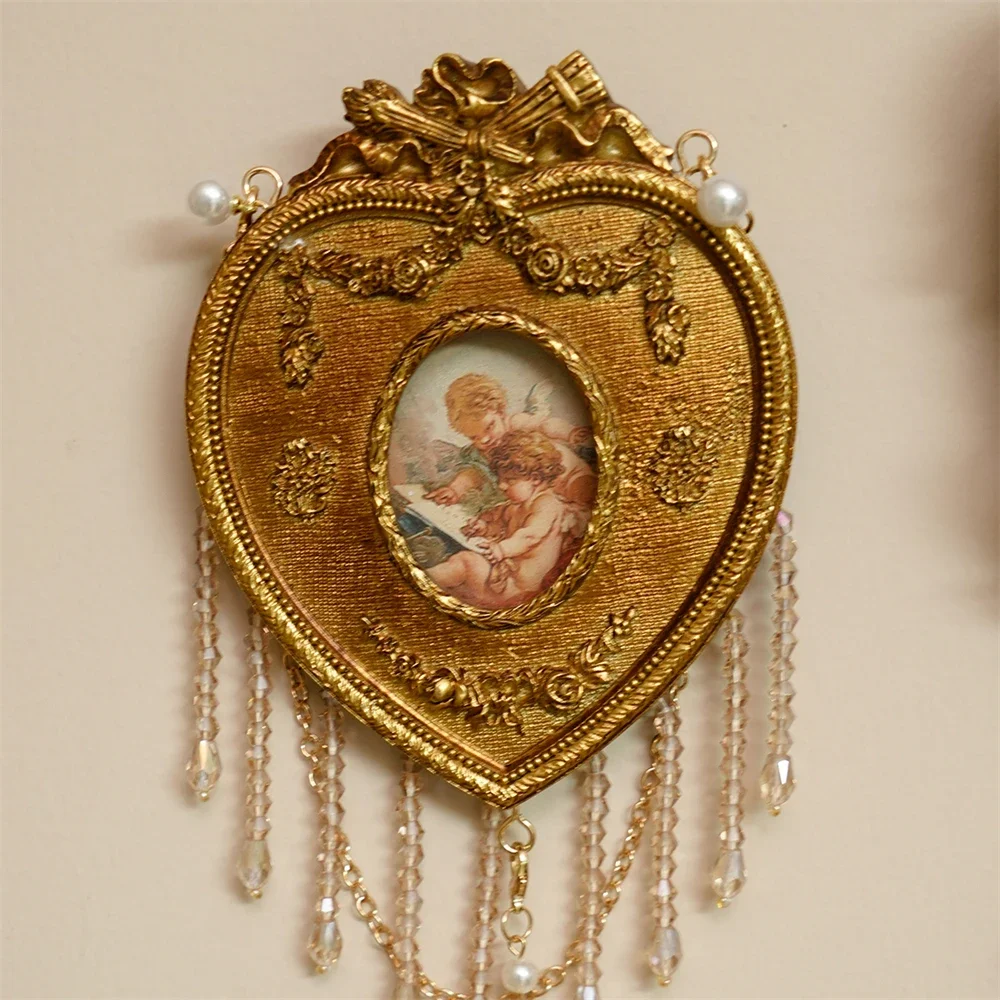 Heart-Shaped Embossed Resin Mini Photo Frame Pearl Tassel Hand-made Frame Room Decoration Gold Bow Wall-mounted Painting