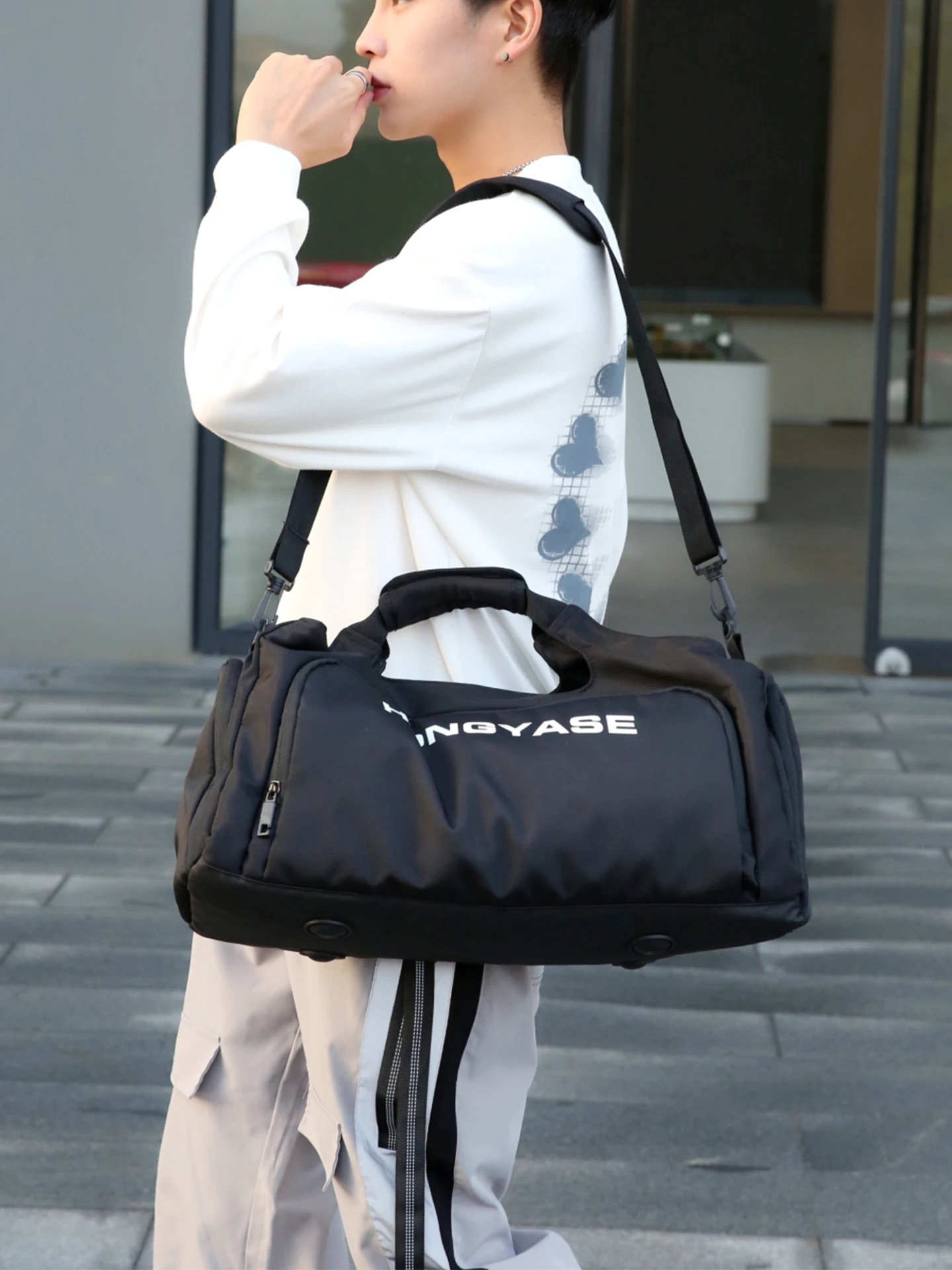 sac-de-voyage-de-grande-capacite-pour-hommes-sac-de-fitn-etanche-et-resistant-a-l'usure-peut-accrocher-la-valise-vues-d'embarquement