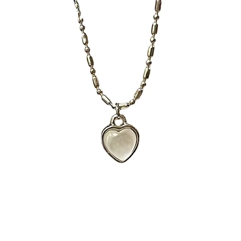 TK Love Light Luxury Versatile Little Peach Heart Necklace Lolita Delicate Ins Style JK Girl Design Feel Collar Chain Tide