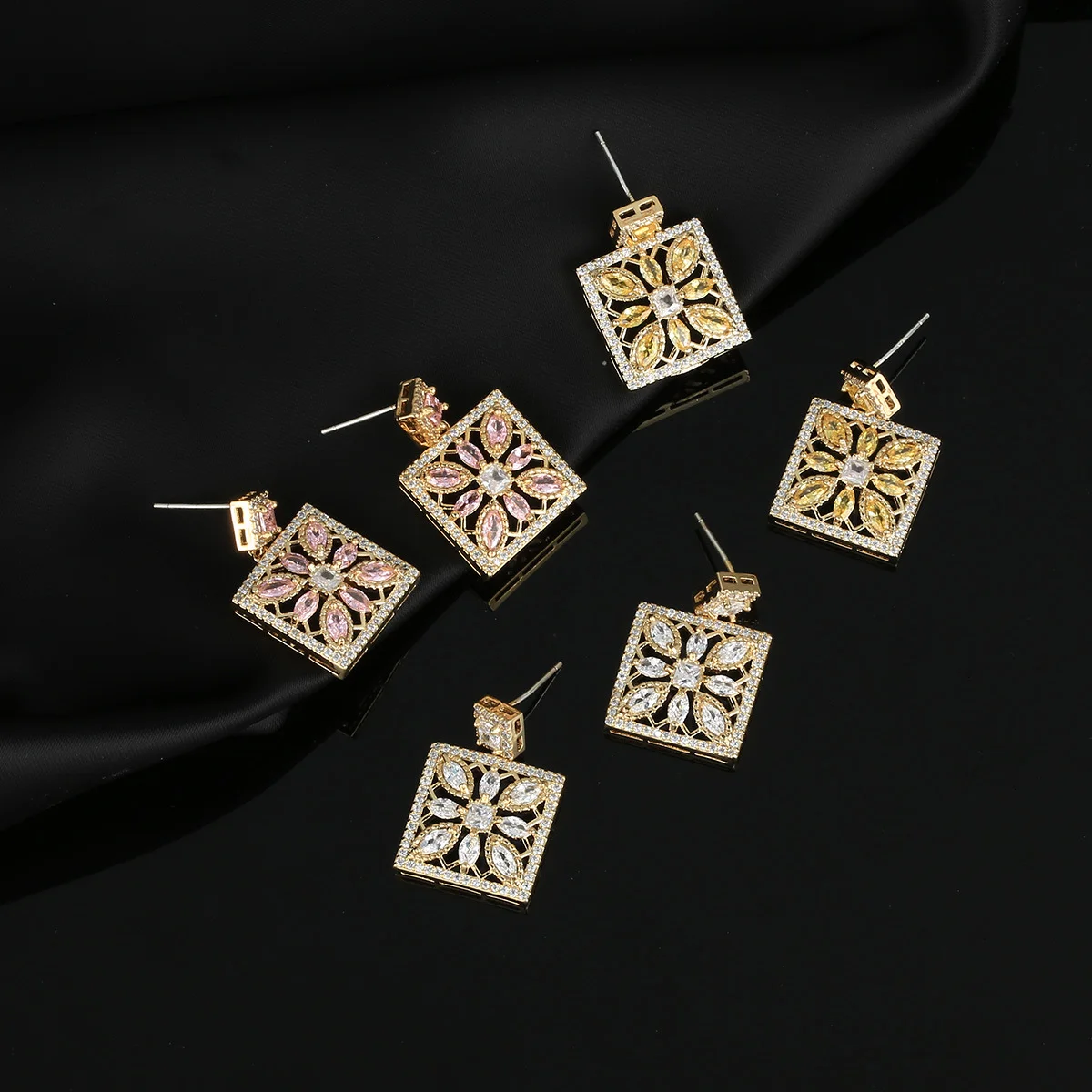 

Роскошные квадратные серьги-гвоздики в форме цветка для женщин, позолоченные серьги с разноцветными кубическими циркониями, винтажные украшения для вечеринок