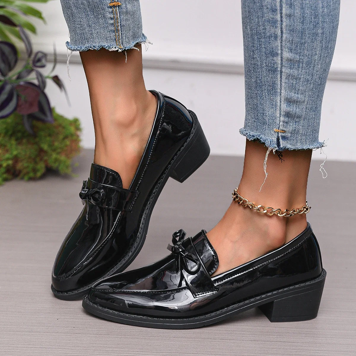 PU Leather Women's Shoes 2025 Spring Pointed Toe Slip-on Women's Casual Loafers Elegant Bow Office Med Heel Shoes Zapatos Mujer