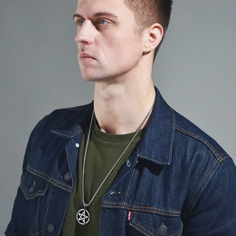 커플을 위한 새로운 학생 남성과 여성 실버 5성 DJ 티타늄 스틸 힙합 복고풍 브랜드 펜던트, 단순