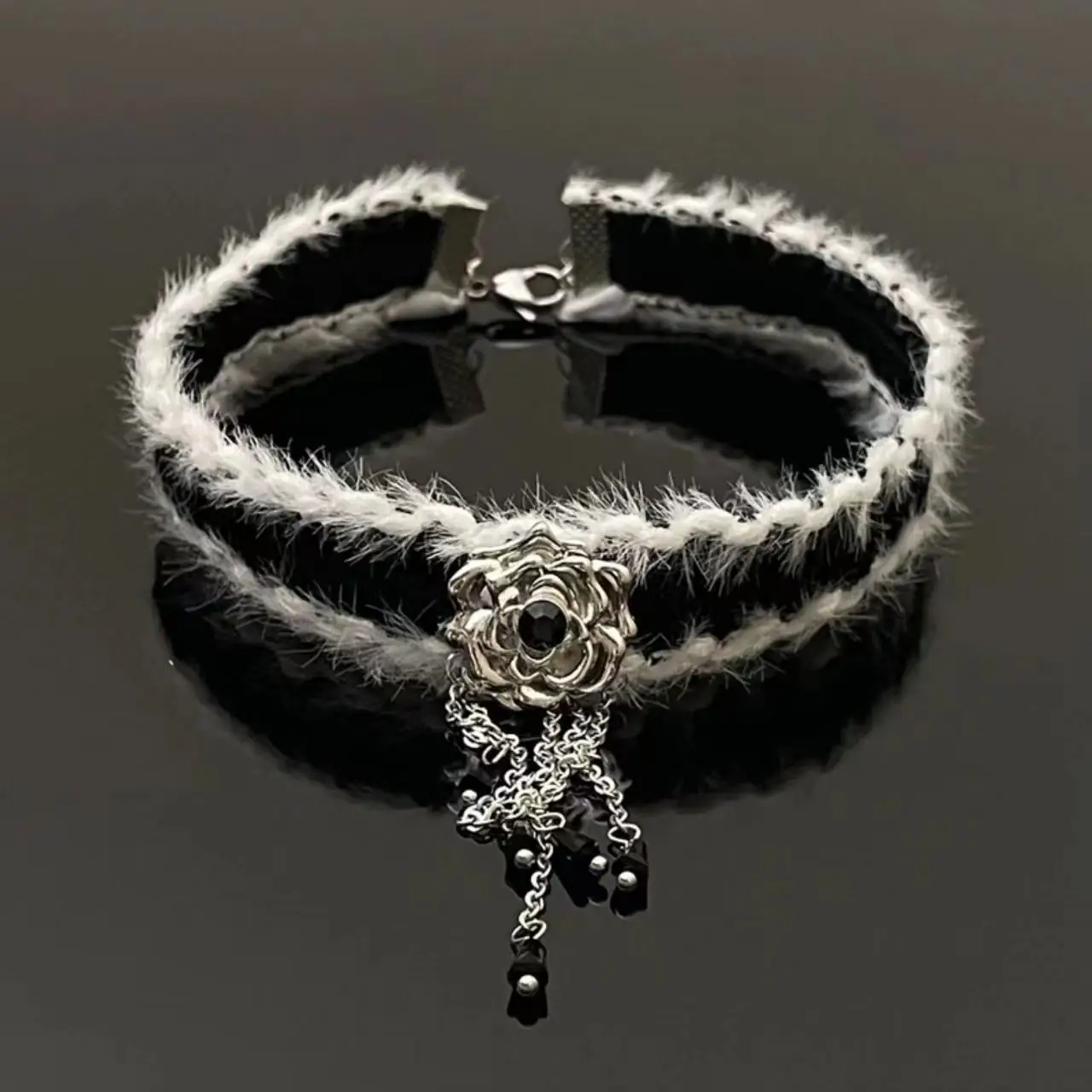 Sweet Fluffy Flower Neck Chain Choker Collar Female Neck Band Neck Ring Luxury Autumn and Winter Necklace Trend