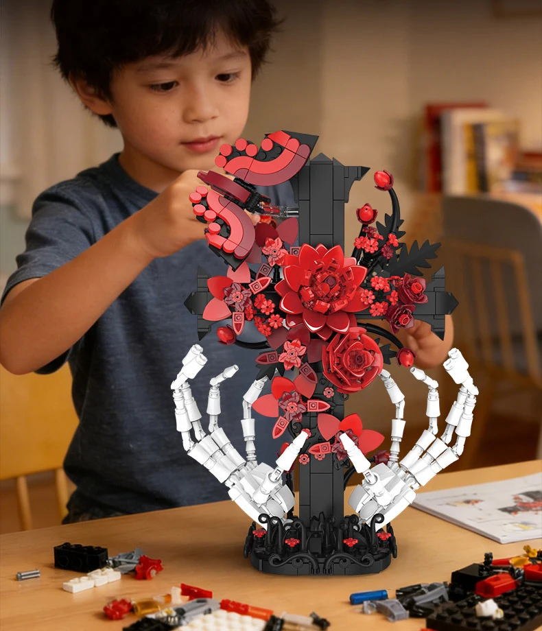 Idea Baustein Rote Rose Bestattungen Lernspielzeug Blumen Skelett Hand Kreuz Konstruktions-Baustein Modell Sammlerstück Schreibtischdekoration – Detail 8