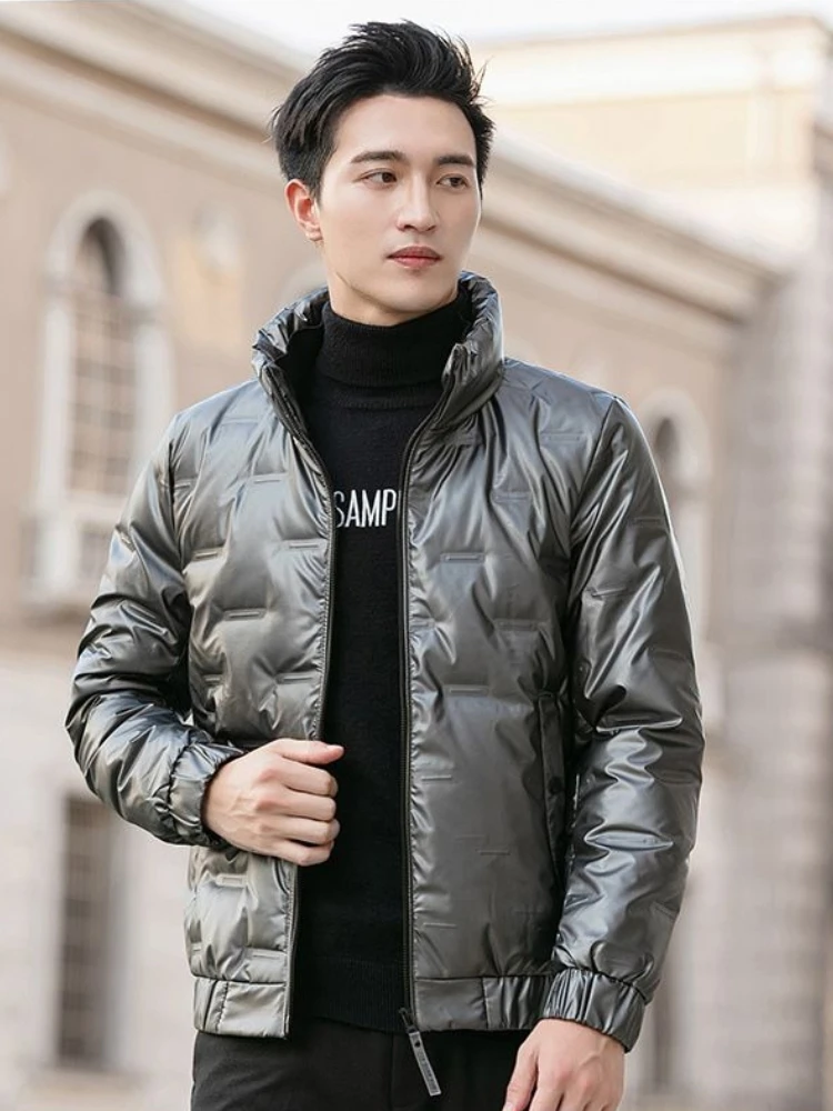 เสื้อแจ็คเก็ตผ้าฝ้ายบุขนเป็ดแบบสั้นสำหรับผู้ชาย คอลเลคชั่นใหม่ ฤดูใบไม้ร่วง-ฤดูหนาว ปี 2025 หนา น้ำหนักเบา คอตั้ง อุ่นสบาย