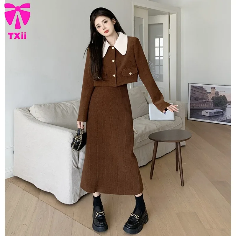 

2024 new plus size tweed jacket and long skirt corduroy two-piece set, stylish and elegant women's two-piece set