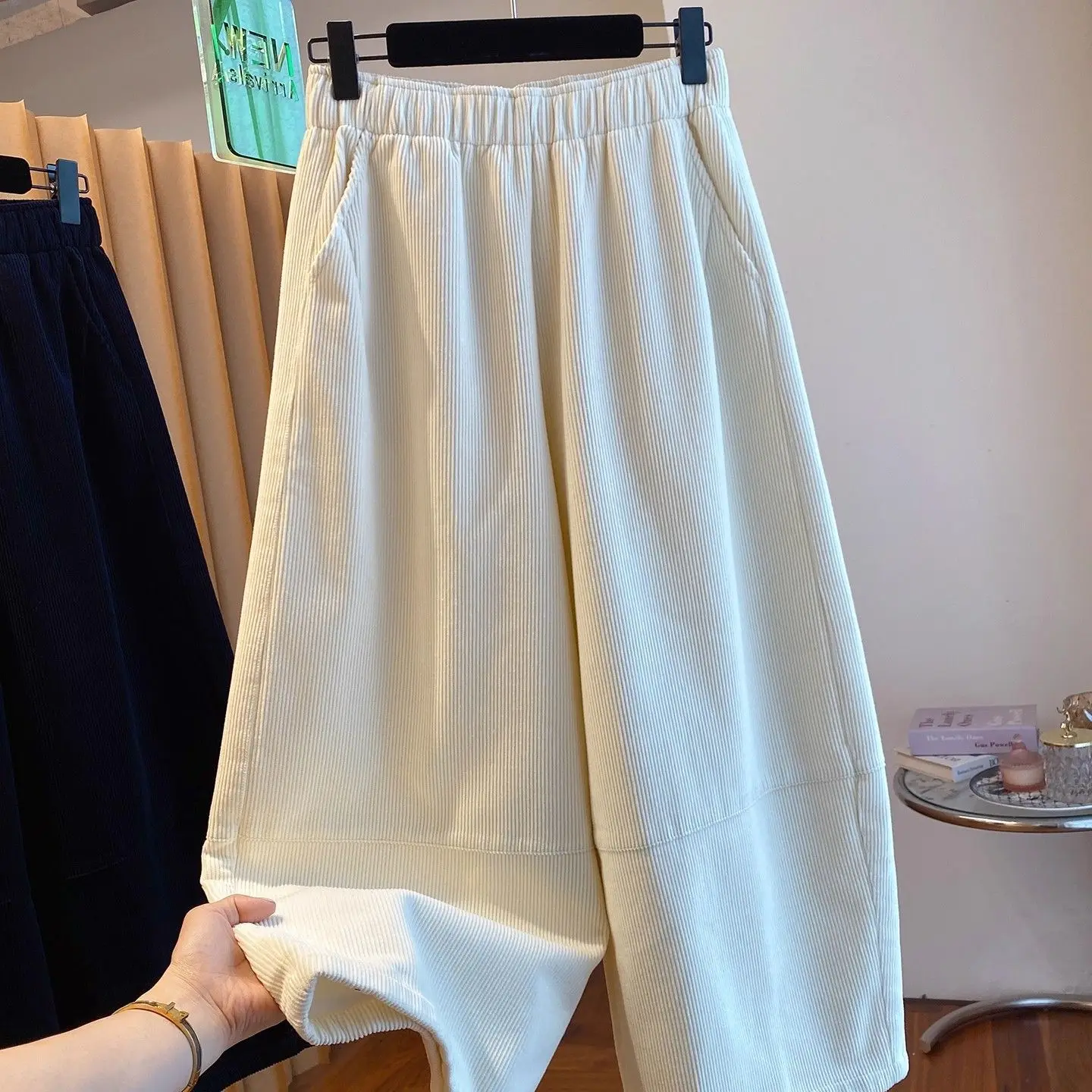 good-looking corduroy pants women's winter fleece thickened 2025 new loose wide-leg  straight-leg  nine-point pants