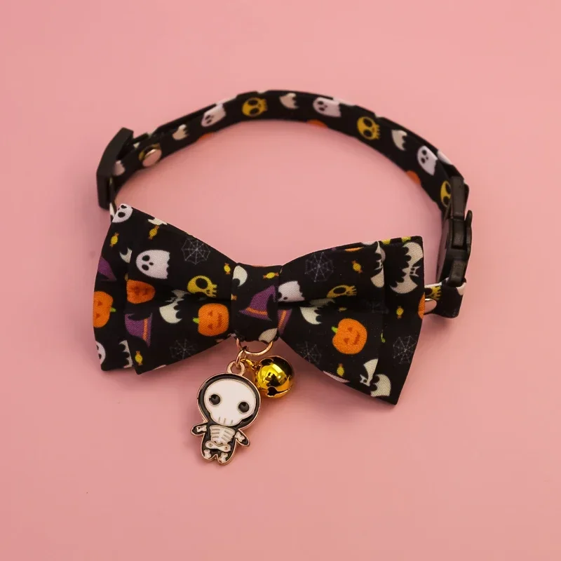 Pet collars for Halloween with various styles, detachable bow collars, holiday printed patterns, dog collars, cat collars