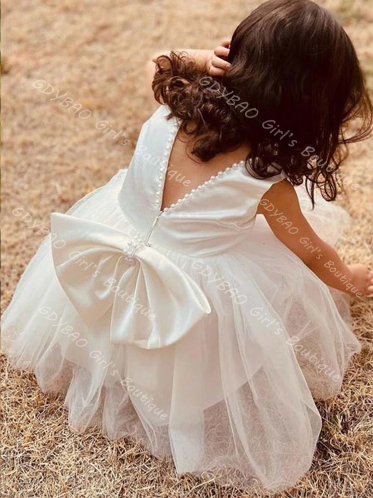 Vestido de niña de flores personalizado para boda, escote de perlas, longitud del té, vestido de primera comunión con lazo, vestido de princesa para cumpleaños para niños