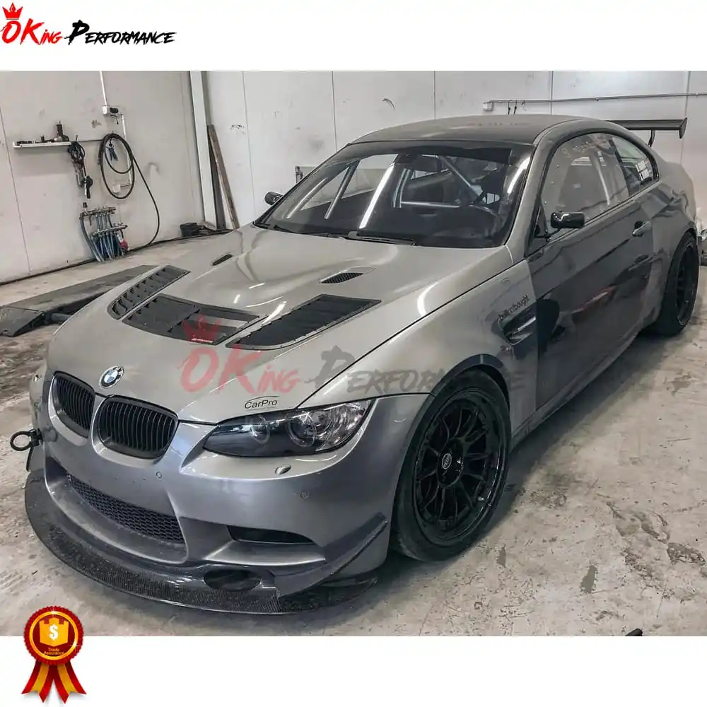 Labbro anteriore in fibra di carbonio stile GT4 per E92 E93 M3