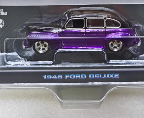 

1:64 California Low Party Series 6-1946 Ford Fordor Super Luxury Edition 63070-A Advanced Collection Ornament Car Models