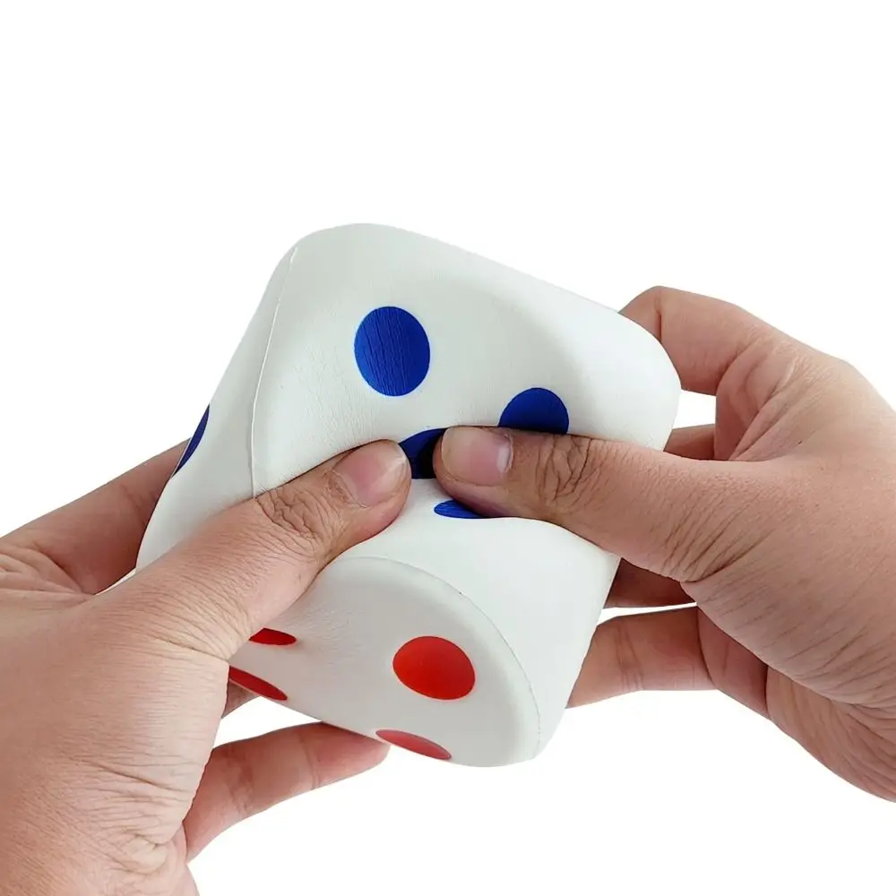 3,1 inch grote dobbelstenen stressbal bordspel om uw gelukkige cijfers te krijgen knijpen speelgoed kerstcadeau knijp fidget speelgoed