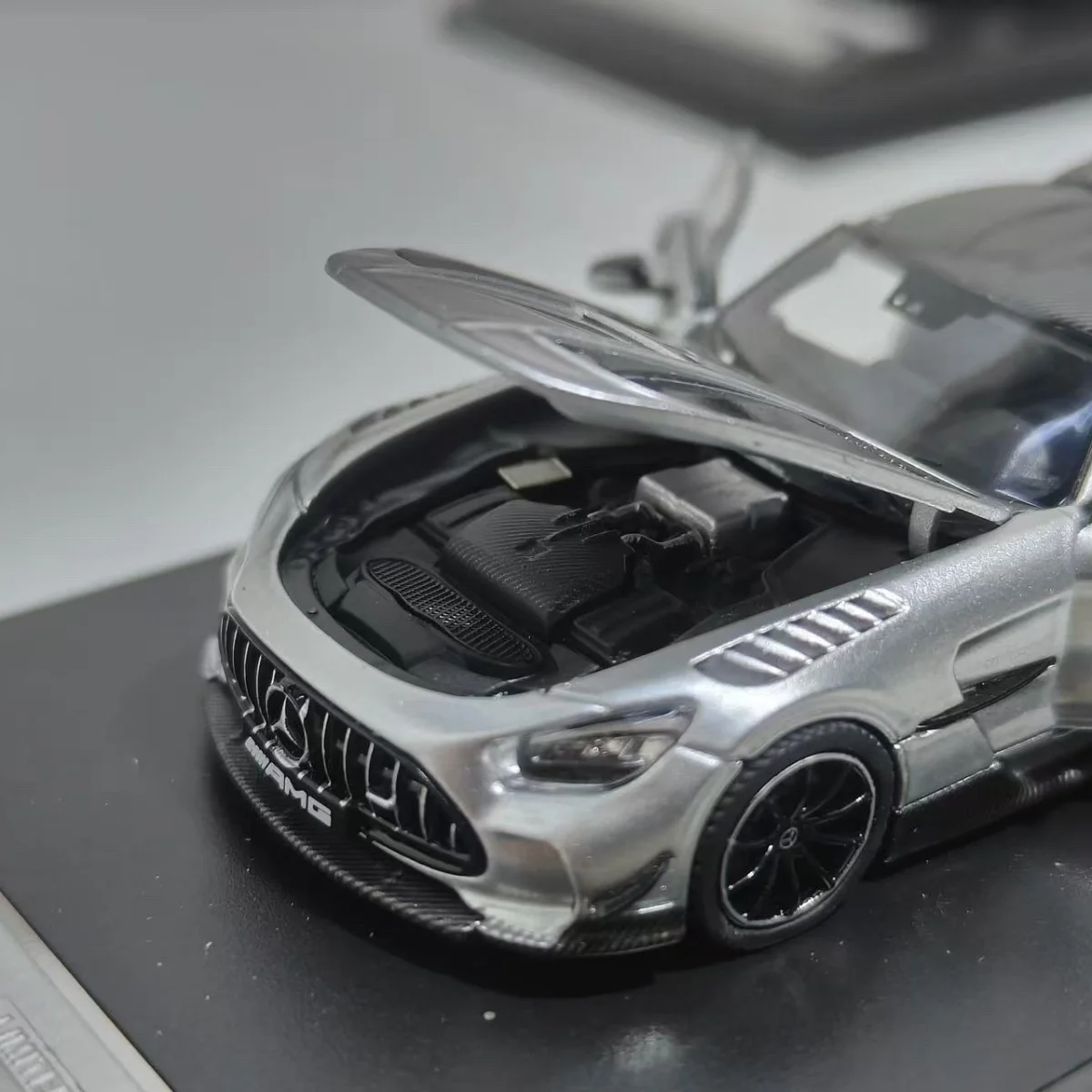 MJ نموذج 1:64 مرسيدس بنز AMG GT سلسلة سوداء كاملة مفتوحة سبيكة يموت الصب نموذج سيارة تحصيل هدية حلية #4