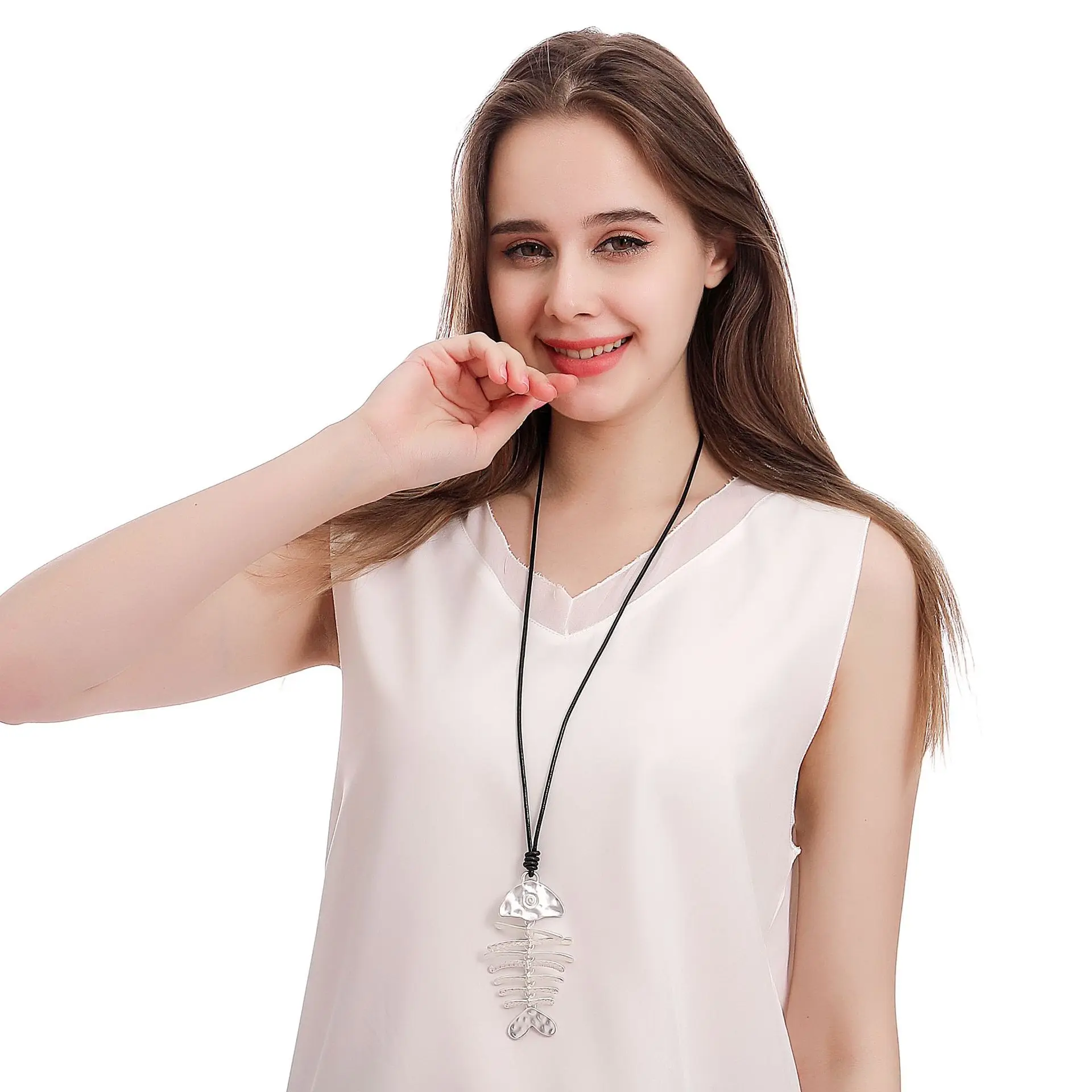 DIY accessories popular jewelry fashion European and American geometric fish-shaped pendant long necklace women's metal swea