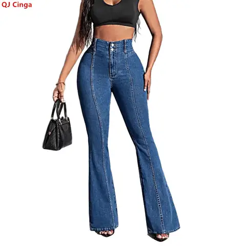 Jeans blu a vita alta da donna, pantaloni in denim a zampa con dettagli patchwork, perfetti per la primavera e l'autunno.