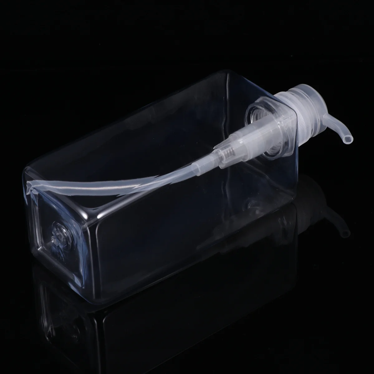 

2 pcs 600Ml Refillable Toiletries Container Set Empty Shampoo Bottle Large Lotion Dispenser Portable Pump Bottles For Home