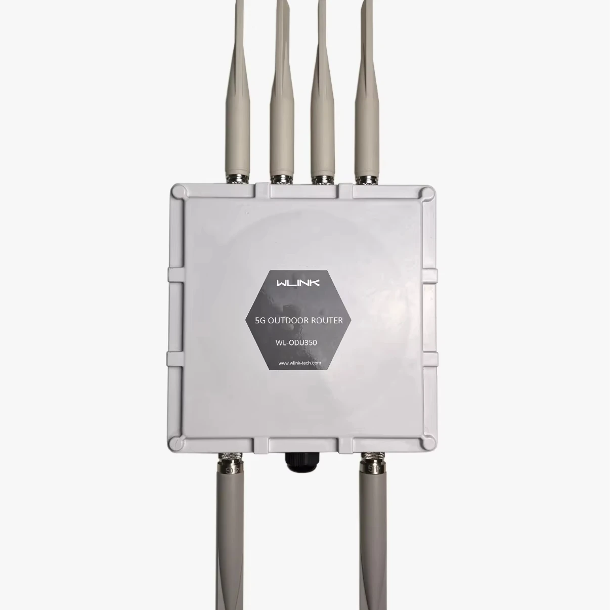 

IP67-rated Outdoor 5G WiFi Router 5G CPE Dual-band 802.11 N/ac WiFi