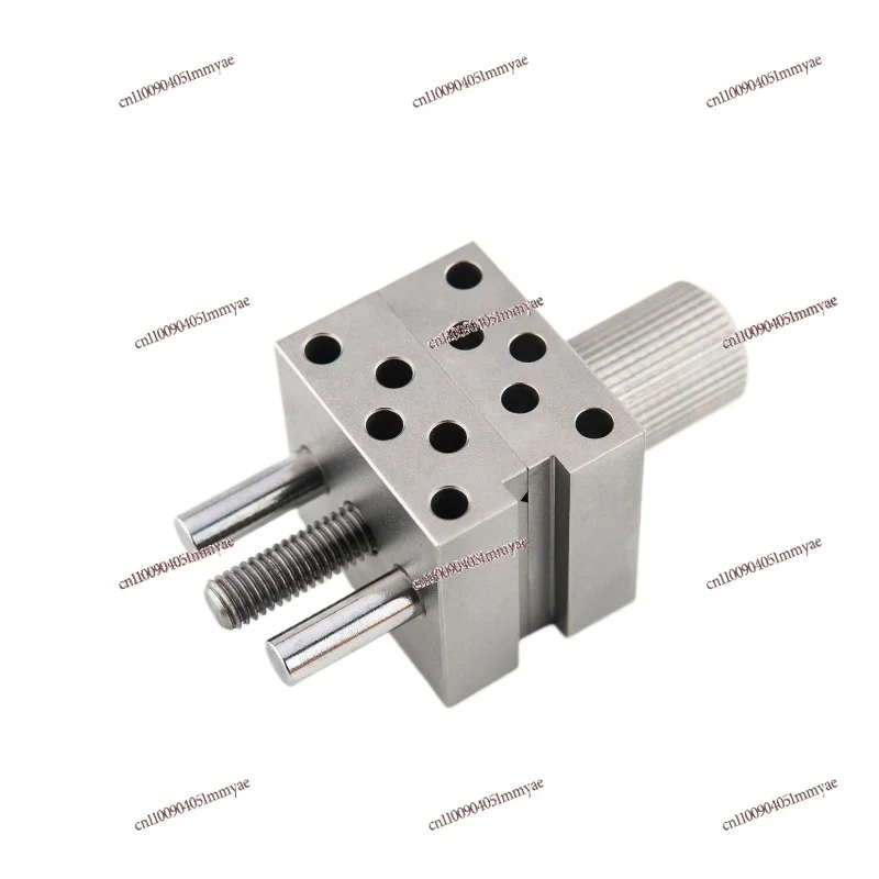 

Thousand-handed Small Pliers, Model Pliers