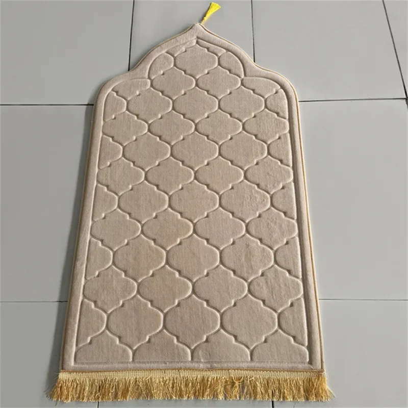 Flannel Prayer Mat for Muslim Ramadan Worship Kneel Embossing Floor Carpets Anti Slip Soft Portable Travel Prayer Rug Home Decor