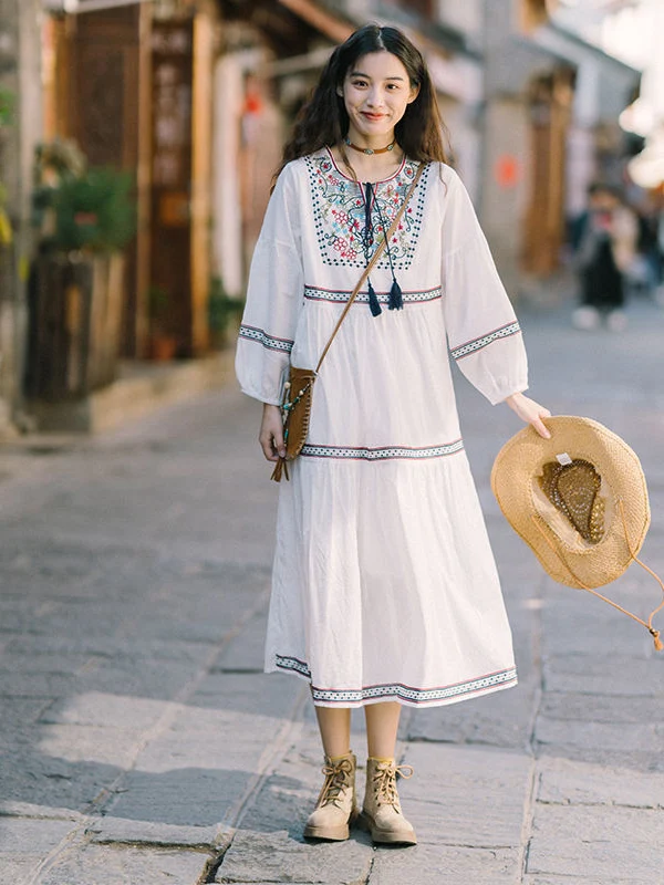 Verano mujer nuevo vestido de estilo étnico con mangas acampanadas bordado protección solar viaje 2025 vestido suelto de moda para mujer M538