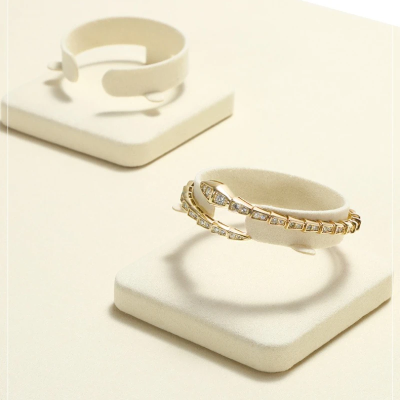 

Бежевый замшевый реквизит для демонстрации ювелирных изделий Высококачественный счетчик ювелирных изделий Кольцо Ожерелье Серьги Браслет Подставка для ювелирных изделий Держатель