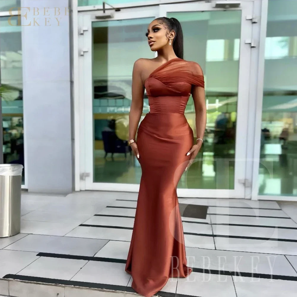 BEBEKEY バーントオレンジサテン ワンショルダー ブライズメイドドレス カスタマイズされたエレガントなウェディングパーティードレス ロングフォーマル女性用服装