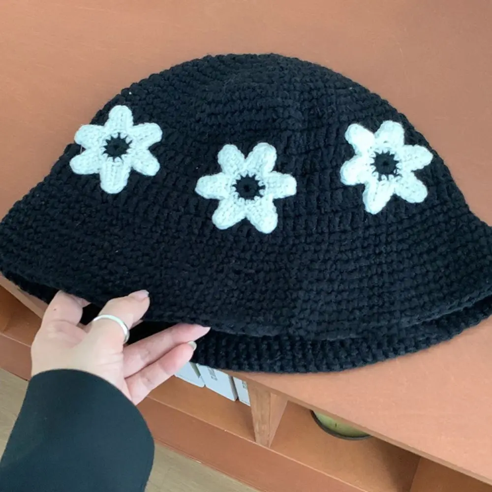 Gorro tejido con flores de ganchillo hecho a mano para mujer, sombrero de cubo de estilo coreano dulce, sombrero de pescador bonito, accesorios de ropa