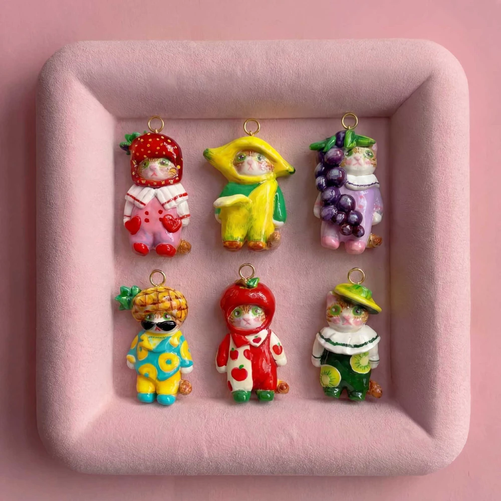 Niedliche und frische, beliebte Dopamin-Fruchtserie: Erdbeer-Trauben-Katzen-DIY-Anhänger für Schmuck. – Detail 3