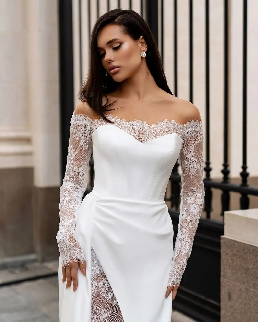 2025, elegantes, herzförmiges Meerjungfrau-Hochzeitskleid, Spitze, langärmelig, Satin-Hochzeitskleid, seitlich geschlitzt, Brautkleid, individuelle Gestaltung