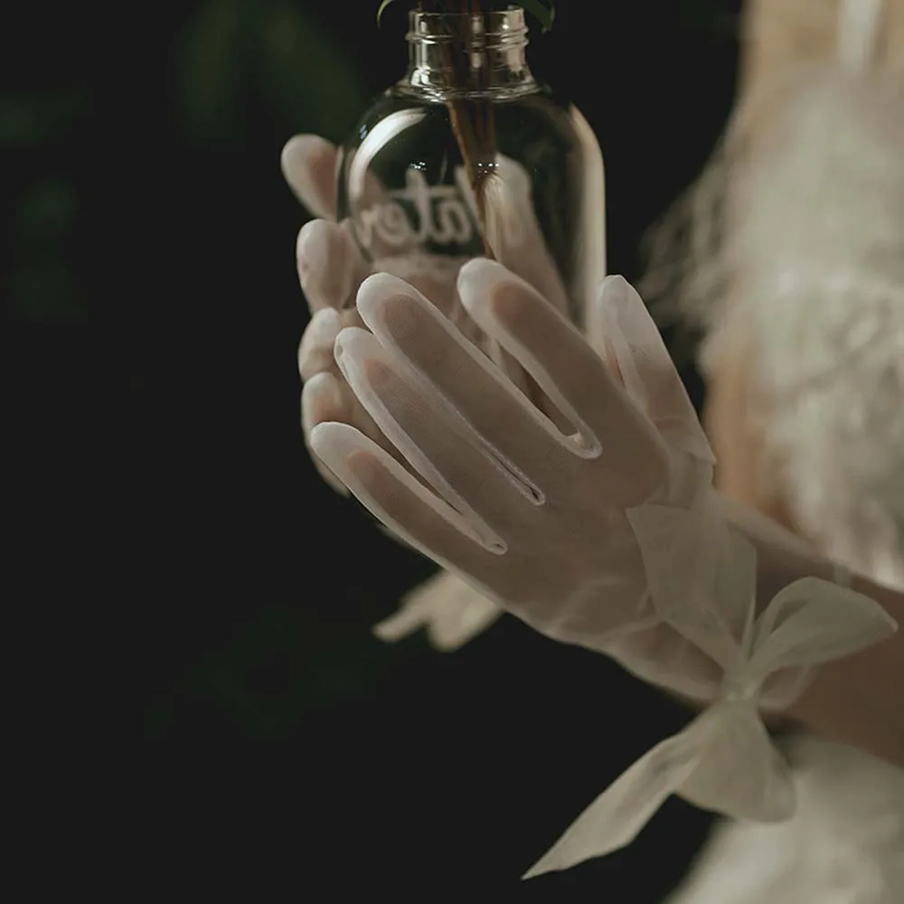Elegant Hand-made White Lace Girl Women Short Wedding Gloves Bow Tulle Mittens Pearl Finger Gloves