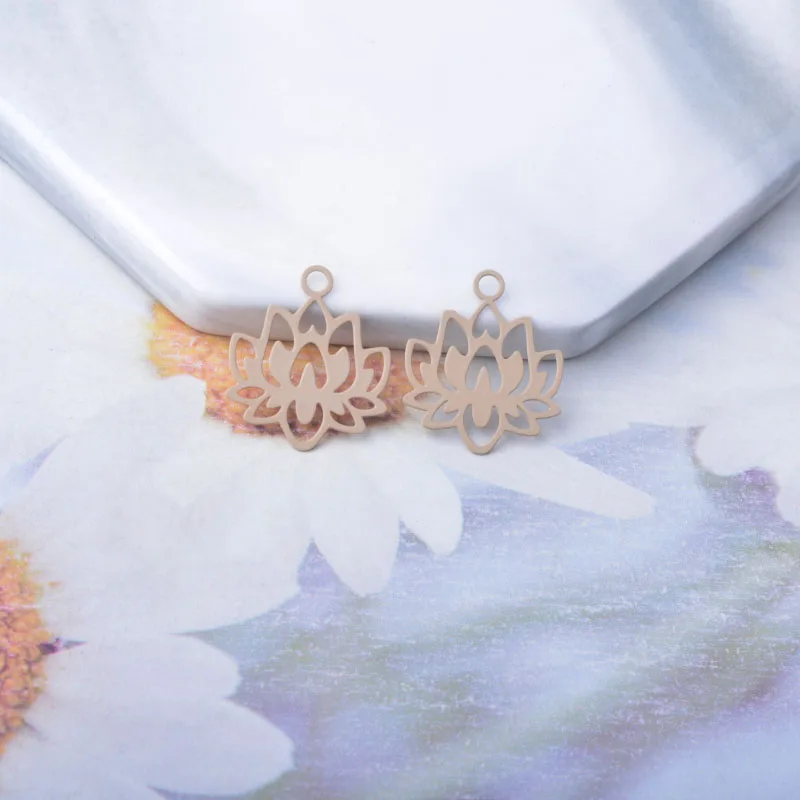 50 Stück AC14606 Messing Laser-geschnittene Dünne Lotus-Anhänger für DIY-Schmuck, Ohrringe und Halsketten – Detail 14