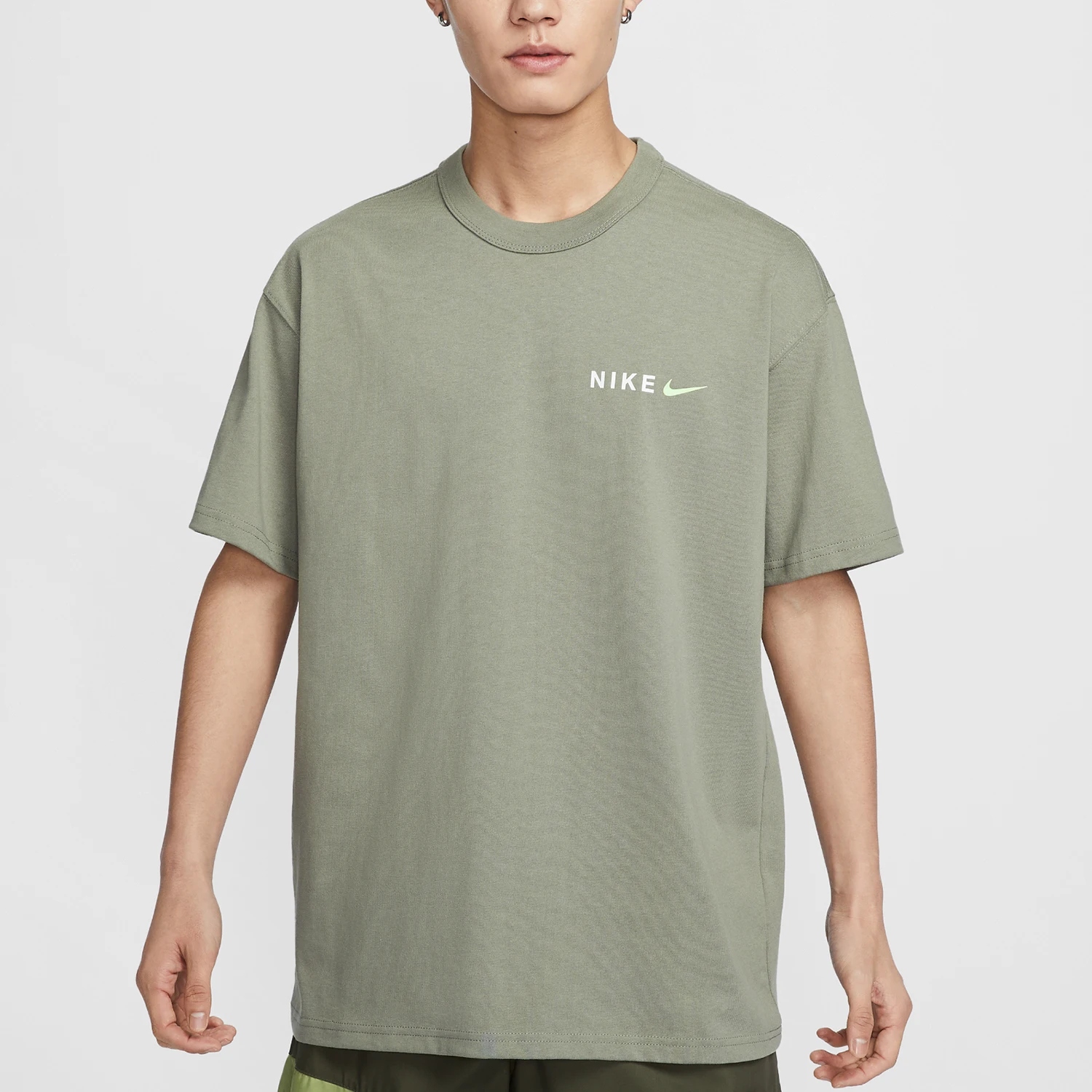 

Мужская свободная футболка с заниженными плечами и принтом New Label Nike HF6172-053