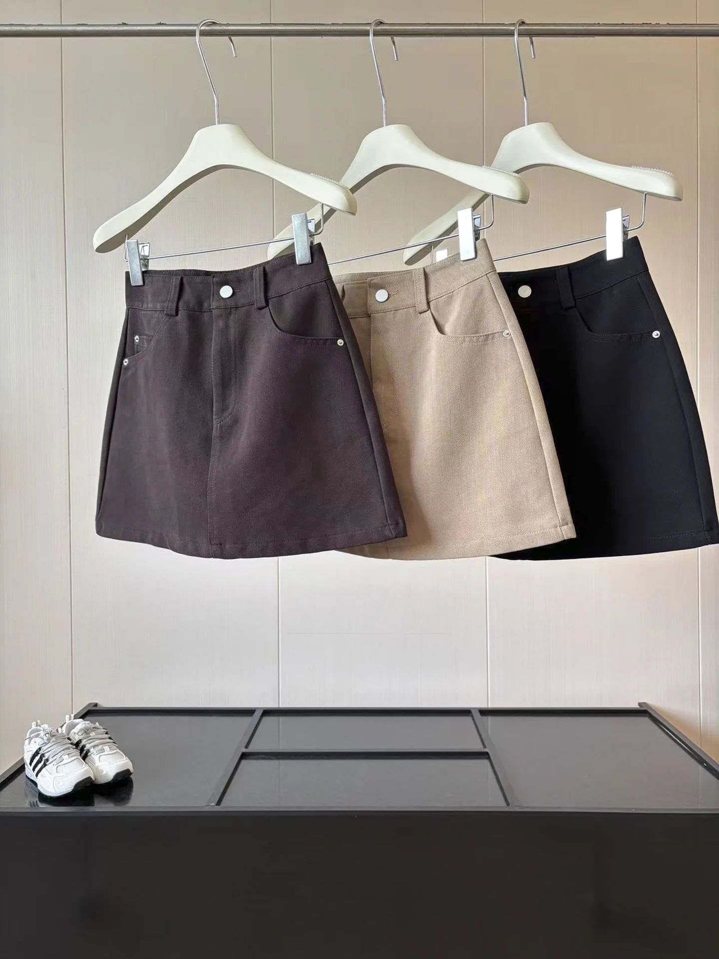 High Waist A-Line  Skirt Women's Black Simple Slimming Fashionable Autumn 2026 Polyester Fiber Standard Fit Short Skirt