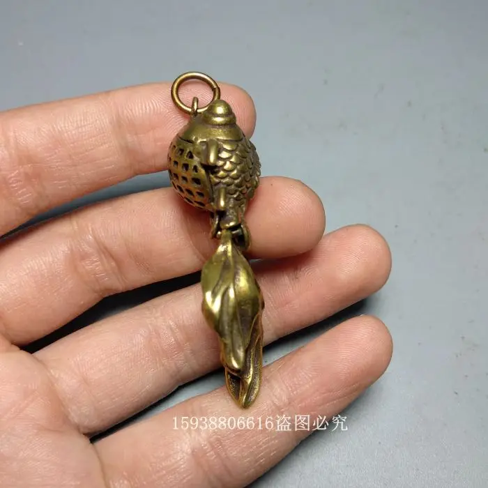 Antique bronze antique miscellaneous collection antique old brass goldfish key pendant old goods old objects