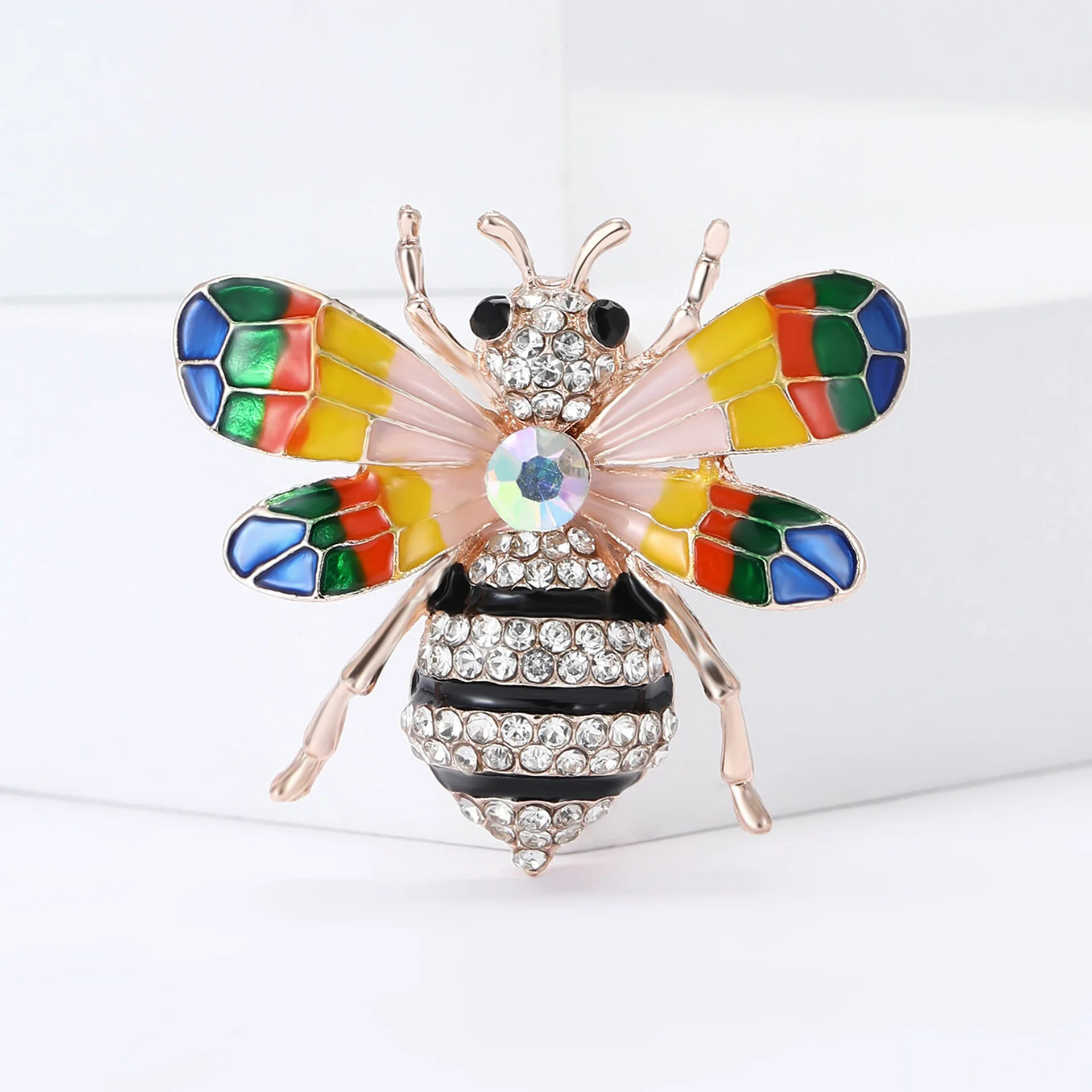 Gradient Color Wings Worker Bees Rhinestones Bodies Brooch Animal Insect Pin for Women Clothing Daily Wear Jewelry Gifts