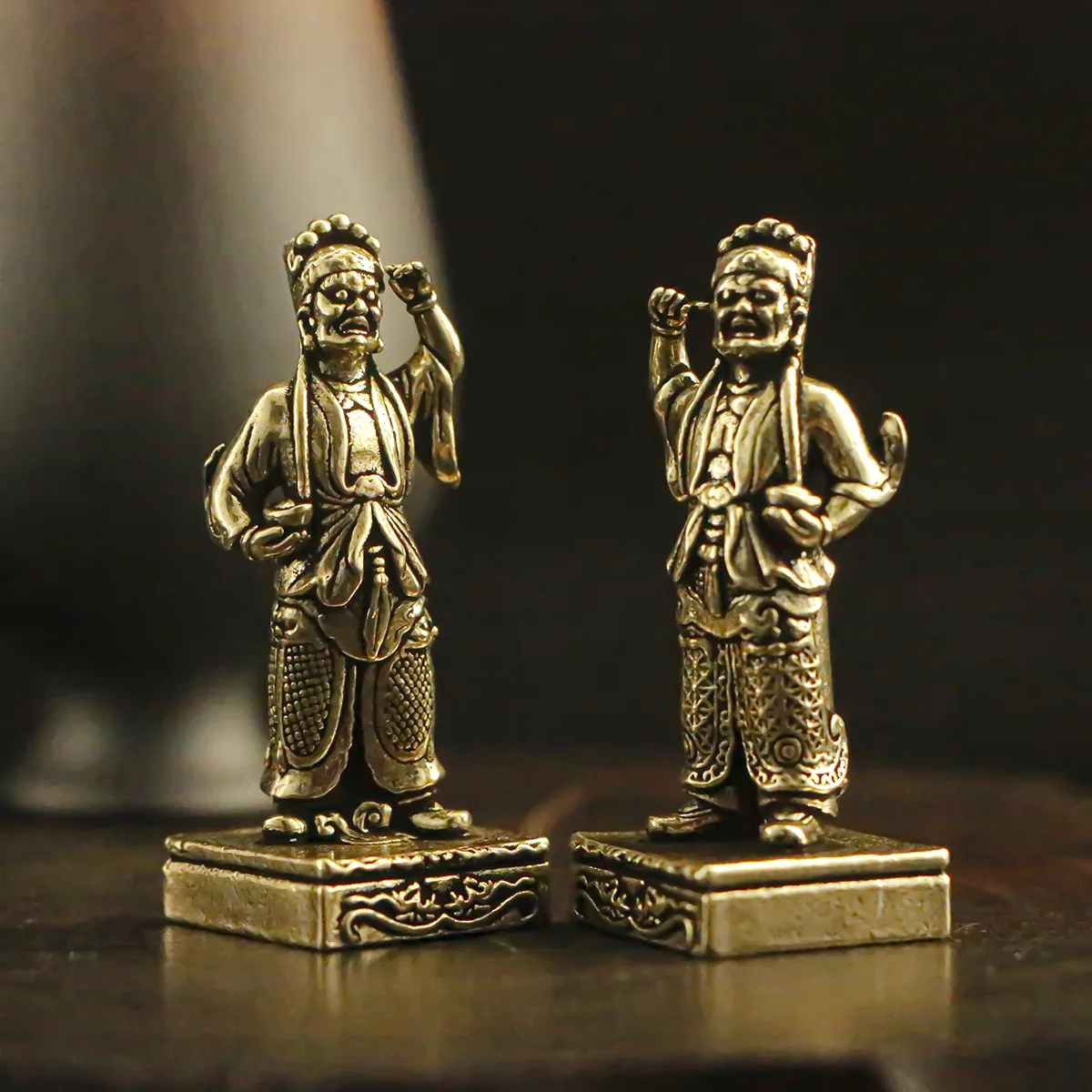 1/2Pcs Antique Clairvoyant Shunfeng Ear Ornament God Statue Door God Copper Ornament Home Desktop Decoration Copper