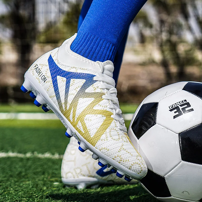 New summer High-quality professional training turf soccer shoes Ultra-light training spikes soccer boots men's soccer field boot