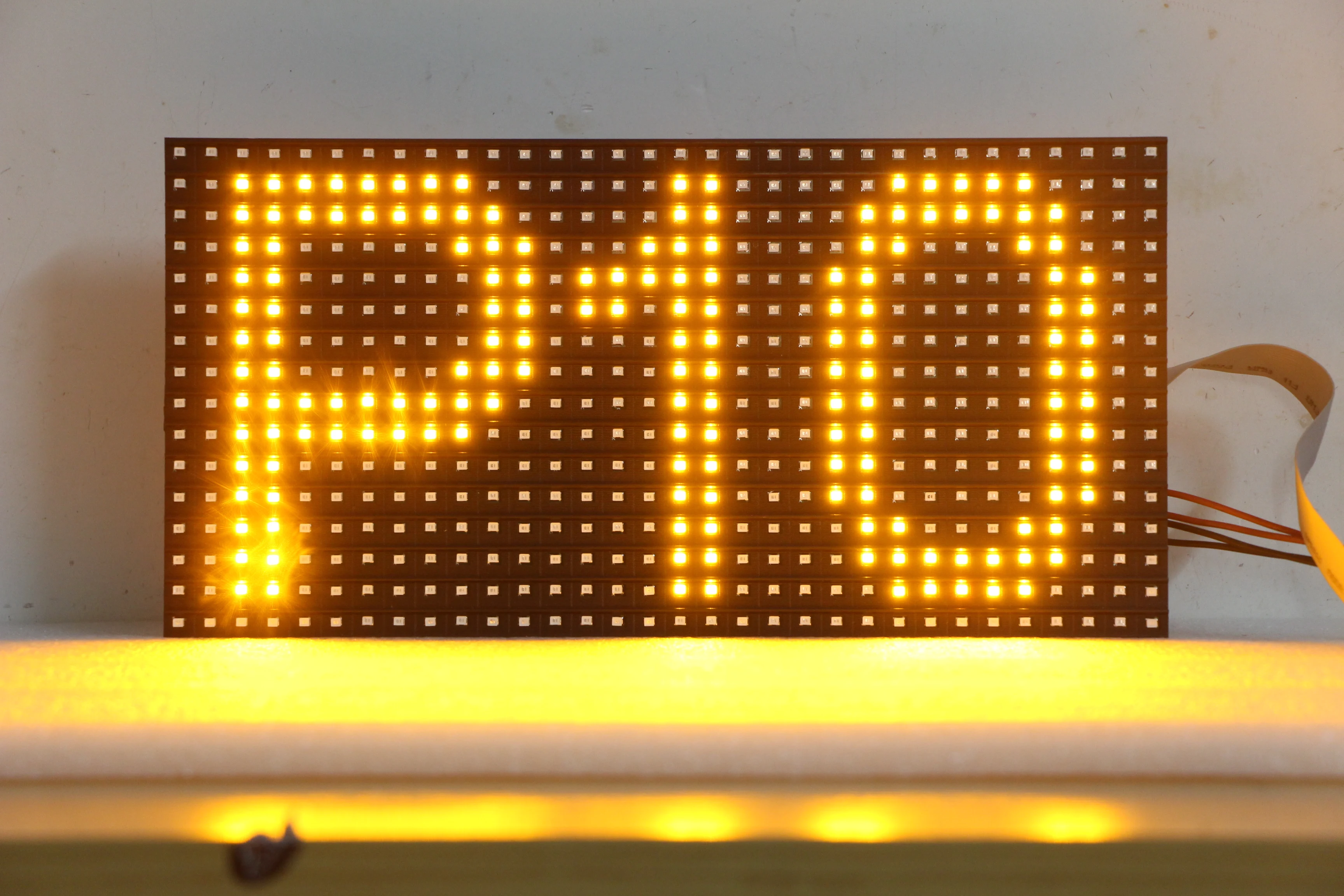 320 x 160mm Semi-outdoor yellow color P10 LED display panel,Single color indoor SMD P10 LED display module