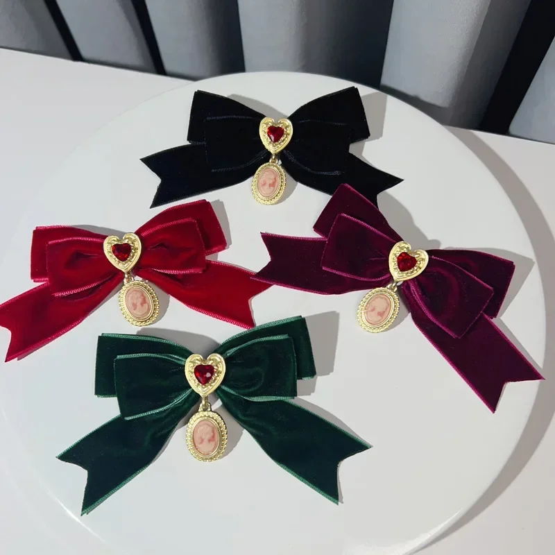 Vintage French Court Bow Tie Velvet Rhinestones Heart Bows Brooch Korean Women's Gifts Lolita Clothing Accessories Collar Flower