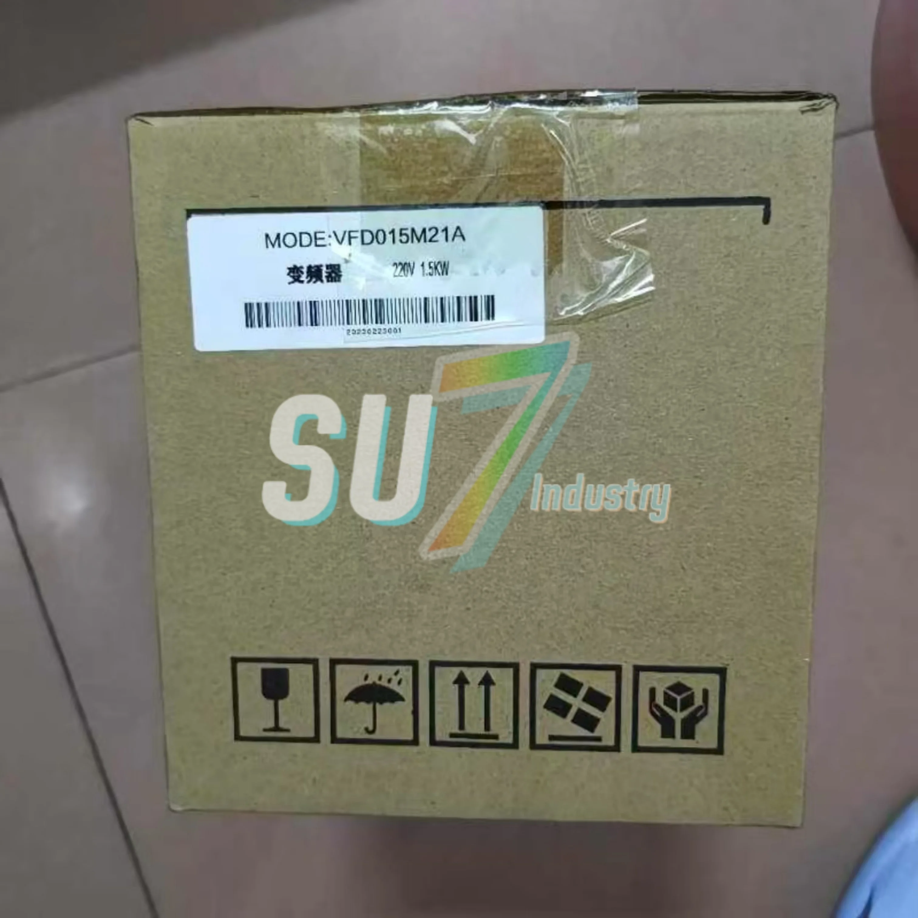 VFD015M21A VFD015M23A 周波数インバーター 新品オリジナル
