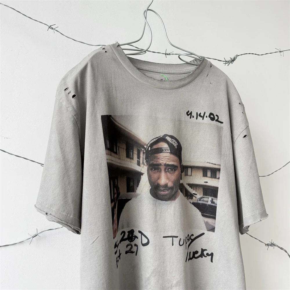 Camiseta Lavada 2Pac THUG LIFE Saint para Homens e Mulheres