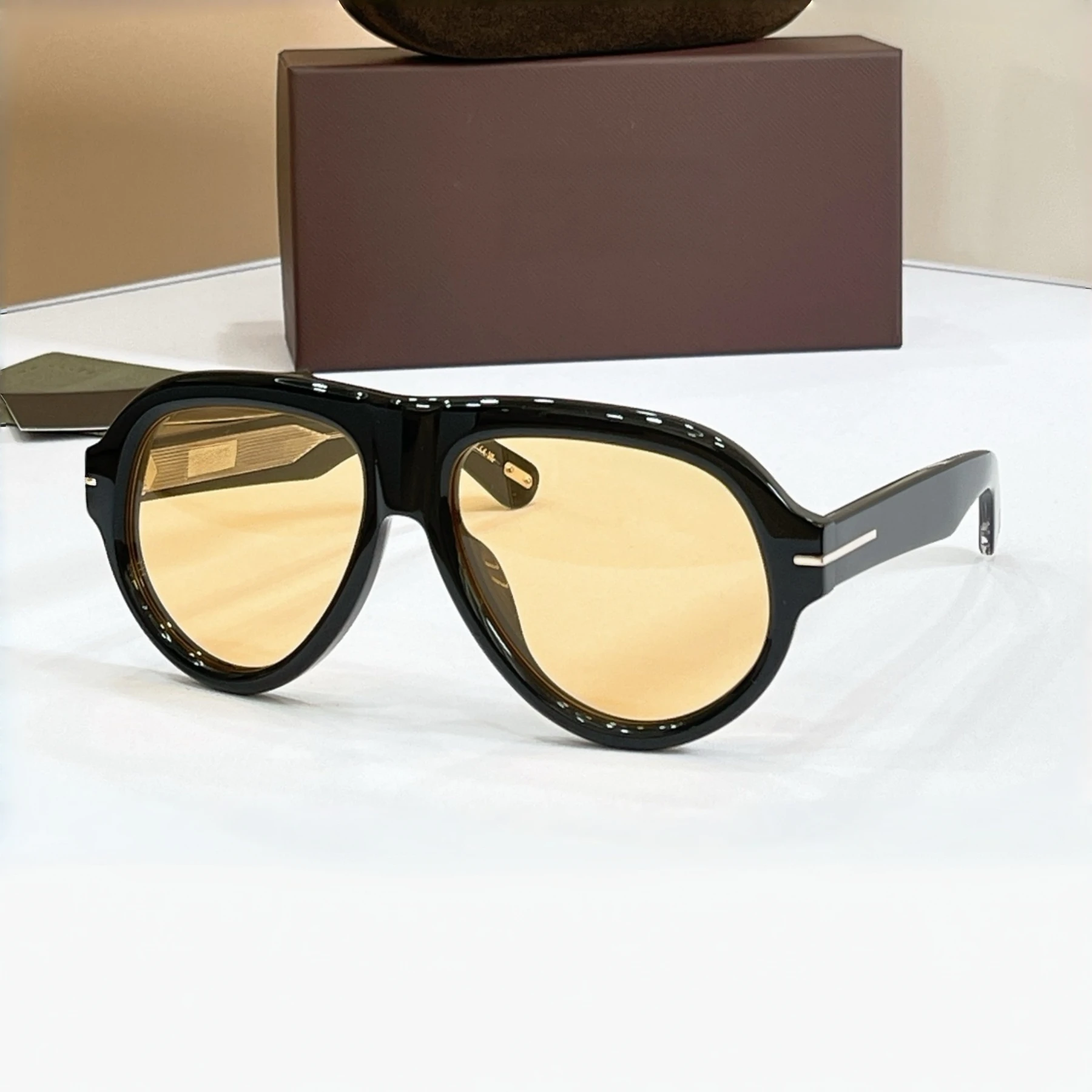 1225 Sunglasses Men Women,Vintage Bold Aviator Shades,UV400 Protection,Sturdy Frame,Ideal For Daily Wear & Outings