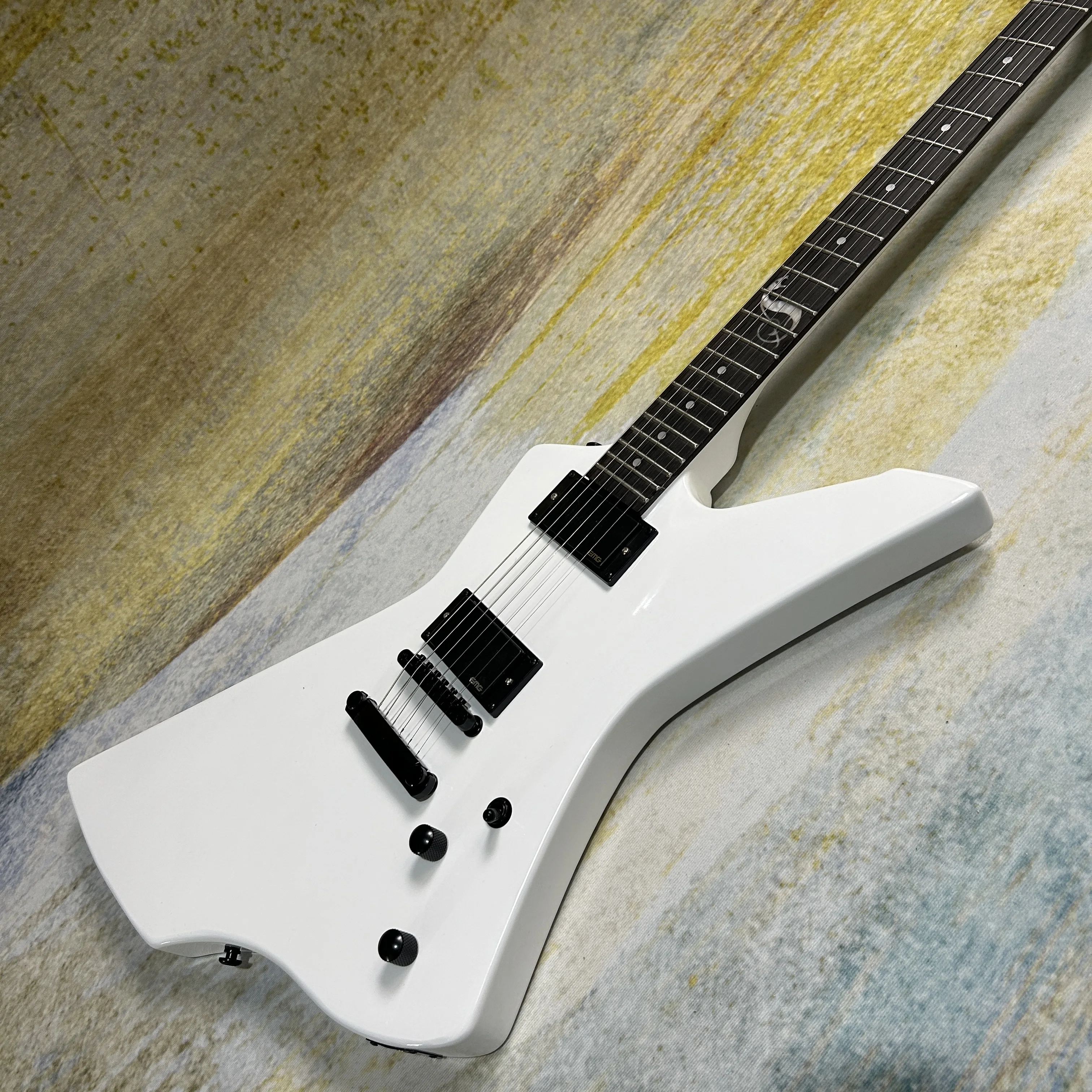 حار بيع القيثارات الكهربائية البيضاء التقاطات النشطة الأجهزة السوداء